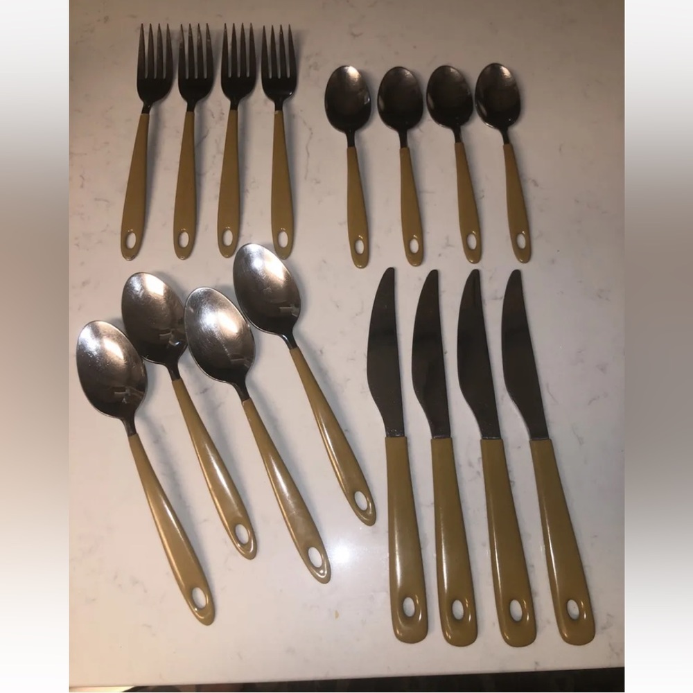 VTG 70’s Silverware Mustard Yellow/Gold 12 Piece Imperial